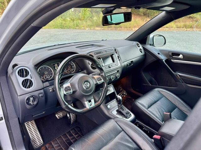 Серый Фольксваген Тигуан, объемом двигателя 2 л и пробегом 77 тыс. км за 9000 $, фото 10 на Automoto.ua