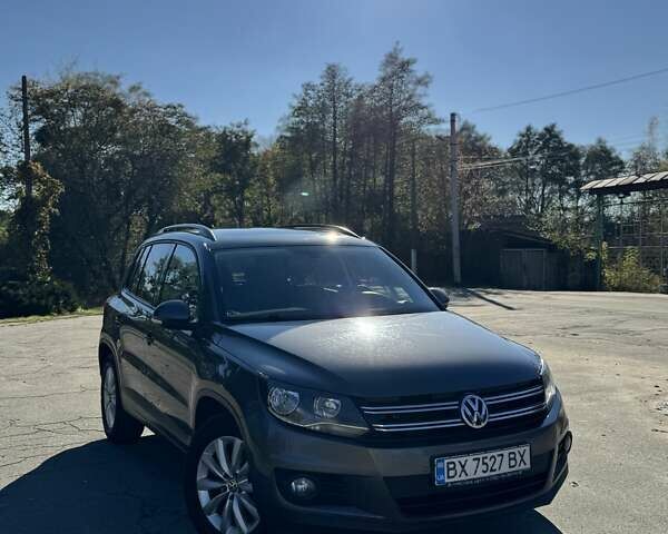 Серый Фольксваген Тигуан, объемом двигателя 1.97 л и пробегом 159 тыс. км за 16500 $, фото 1 на Automoto.ua