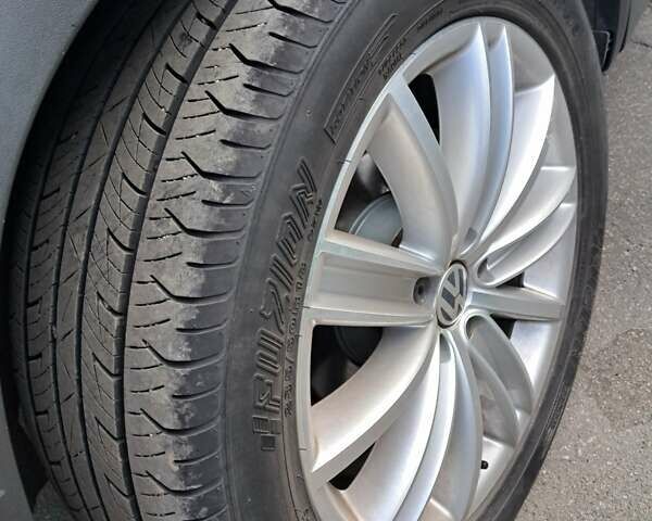 Серый Фольксваген Тигуан, объемом двигателя 1.98 л и пробегом 198 тыс. км за 14500 $, фото 3 на Automoto.ua