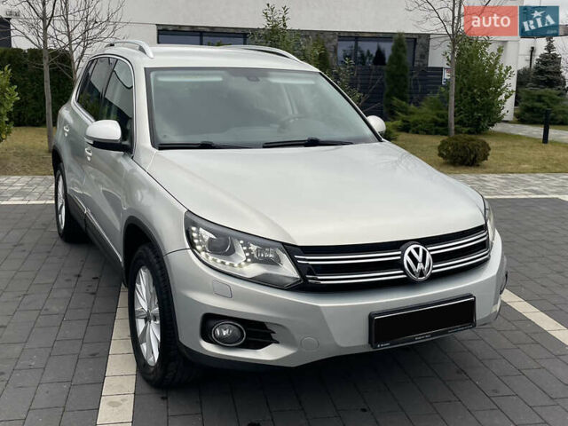 Серый Фольксваген Тигуан, объемом двигателя 2 л и пробегом 165 тыс. км за 15500 $, фото 2 на Automoto.ua