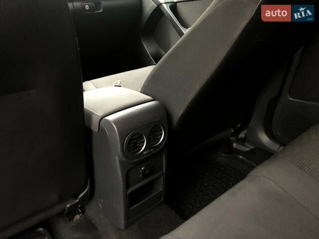 Сірий Фольксваген Тігуан, об'ємом двигуна 1.98 л та пробігом 197 тис. км за 13500 $, фото 28 на Automoto.ua