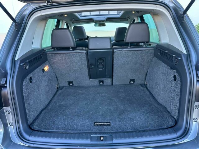 Серый Фольксваген Тигуан, объемом двигателя 2 л и пробегом 78 тыс. км за 4644 $, фото 13 на Automoto.ua