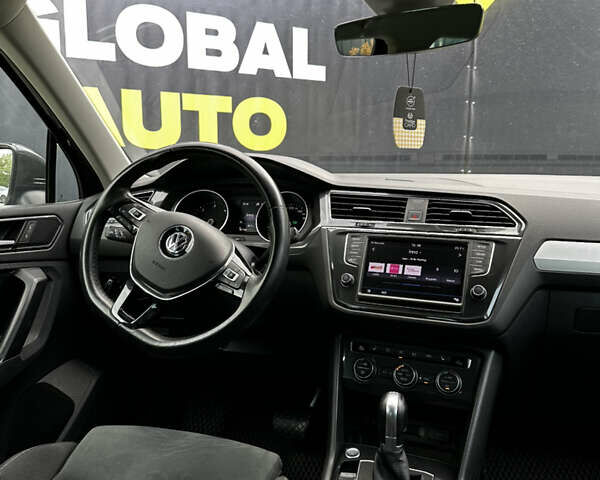 Сірий Фольксваген Тігуан, об'ємом двигуна 1.97 л та пробігом 181 тис. км за 22300 $, фото 18 на Automoto.ua