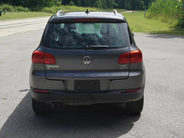 Серый Фольксваген Тигуан, объемом двигателя 2 л и пробегом 71 тыс. км за 7000 $, фото 5 на Automoto.ua