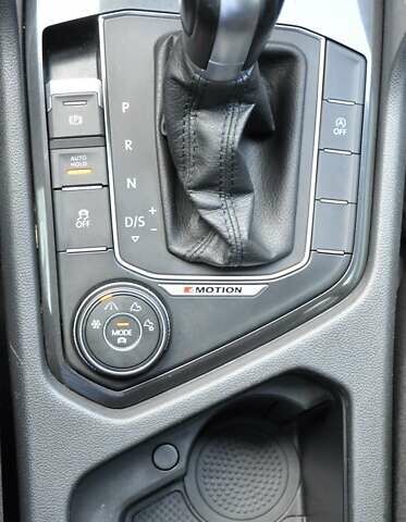 Сірий Фольксваген Тігуан, об'ємом двигуна 1.98 л та пробігом 174 тис. км за 20300 $, фото 43 на Automoto.ua