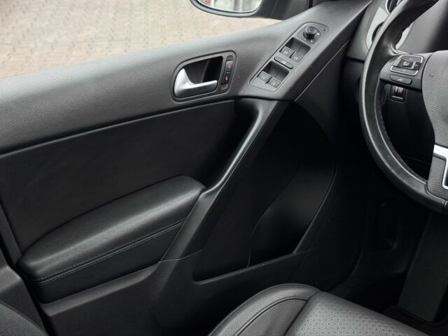 Серый Фольксваген Тигуан, объемом двигателя 2 л и пробегом 169 тыс. км за 12300 $, фото 18 на Automoto.ua