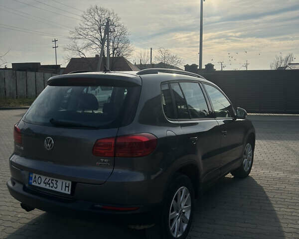 Сірий Фольксваген Тігуан, об'ємом двигуна 1.98 л та пробігом 120 тис. км за 12800 $, фото 5 на Automoto.ua