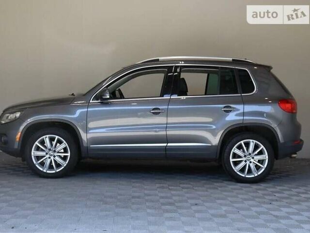 Сірий Фольксваген Тігуан, об'ємом двигуна 2 л та пробігом 131 тис. км за 2900 $, фото 3 на Automoto.ua