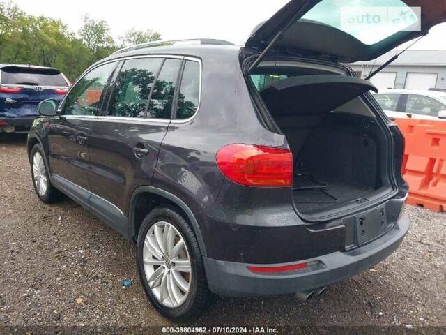 Серый Фольксваген Тигуан, объемом двигателя 2 л и пробегом 144 тыс. км за 3000 $, фото 2 на Automoto.ua