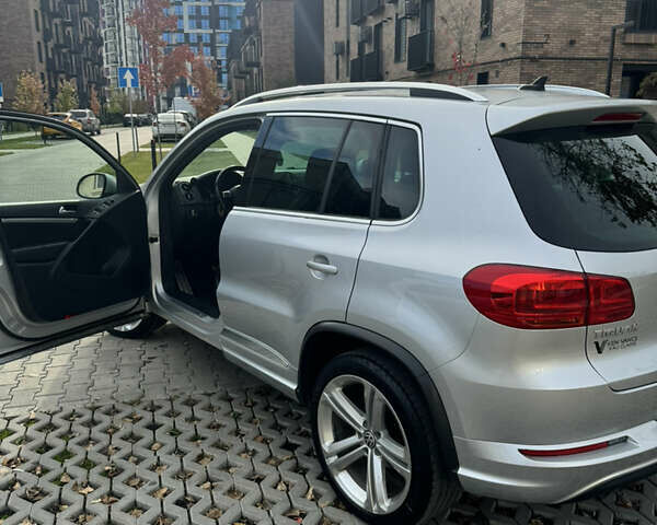 Сірий Фольксваген Тігуан, об'ємом двигуна 2 л та пробігом 175 тис. км за 12750 $, фото 18 на Automoto.ua