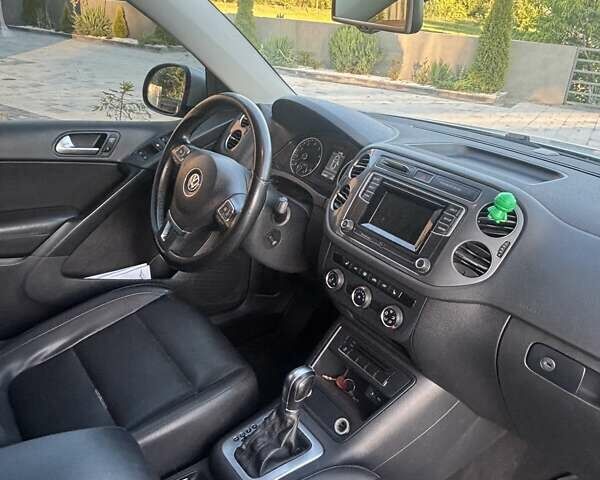 Серый Фольксваген Тигуан, объемом двигателя 1.98 л и пробегом 210 тыс. км за 12900 $, фото 6 на Automoto.ua