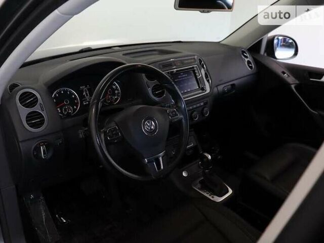 Сірий Фольксваген Тігуан, об'ємом двигуна 2 л та пробігом 131 тис. км за 2900 $, фото 7 на Automoto.ua