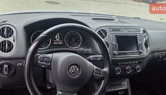 Серый Фольксваген Тигуан, объемом двигателя 1.98 л и пробегом 150 тыс. км за 14500 $, фото 6 на Automoto.ua