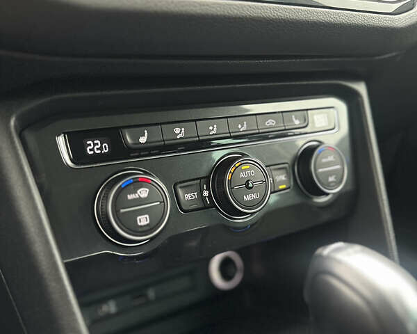 Серый Фольксваген Тигуан, объемом двигателя 1.98 л и пробегом 115 тыс. км за 23300 $, фото 44 на Automoto.ua