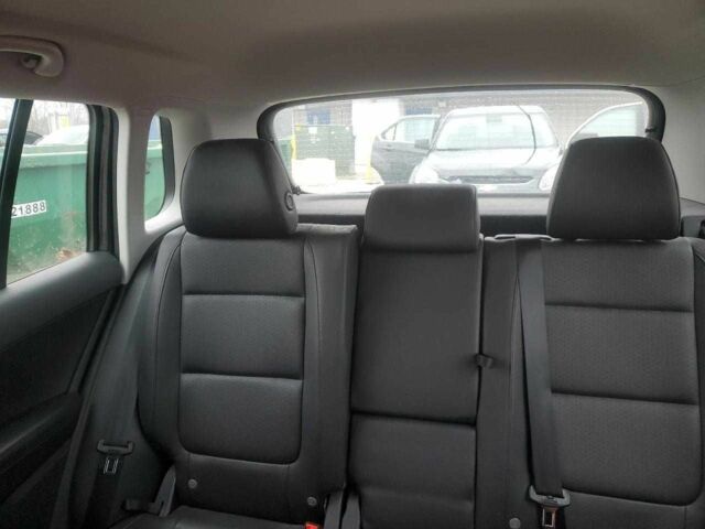 Сірий Фольксваген Тігуан, об'ємом двигуна 2 л та пробігом 135 тис. км за 2300 $, фото 9 на Automoto.ua