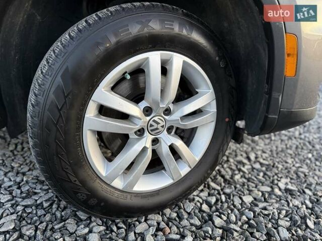 Серый Фольксваген Тигуан, объемом двигателя 2 л и пробегом 135 тыс. км за 11950 $, фото 10 на Automoto.ua