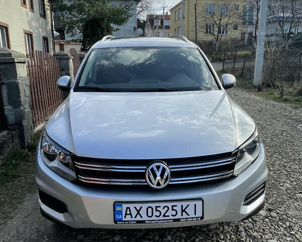 Сірий Фольксваген Тігуан, об'ємом двигуна 2 л та пробігом 40 тис. км за 17999 $, фото 3 на Automoto.ua