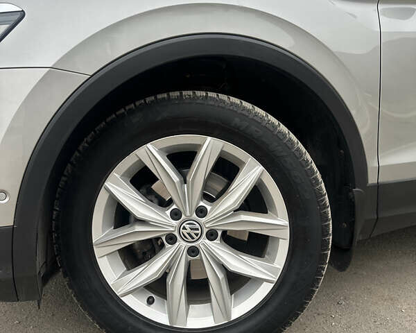 Серый Фольксваген Тигуан, объемом двигателя 1.98 л и пробегом 115 тыс. км за 23300 $, фото 4 на Automoto.ua