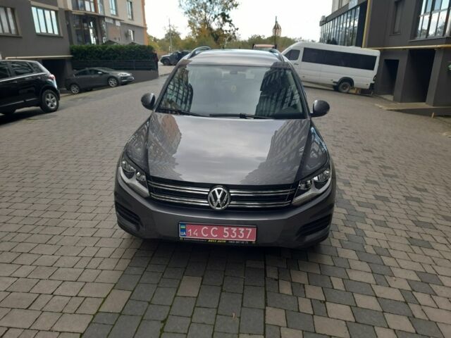 Сірий Фольксваген Тігуан, об'ємом двигуна 2 л та пробігом 193 тис. км за 12999 $, фото 5 на Automoto.ua