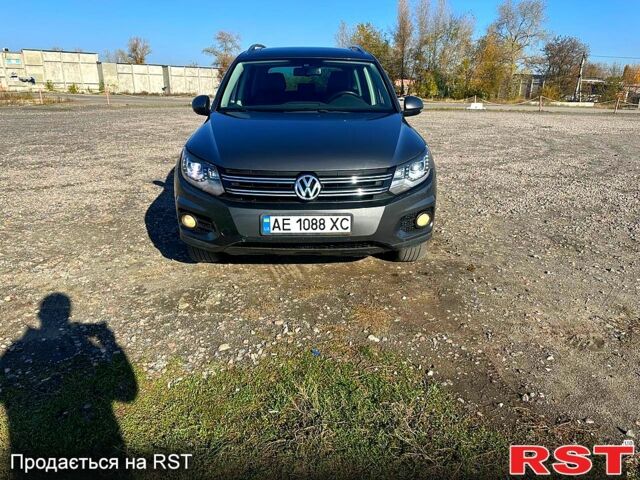 Серый Фольксваген Тигуан, объемом двигателя 2 л и пробегом 195 тыс. км за 13000 $, фото 5 на Automoto.ua