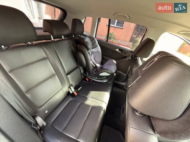 Серый Фольксваген Тигуан, объемом двигателя 1.98 л и пробегом 142 тыс. км за 12800 $, фото 17 на Automoto.ua