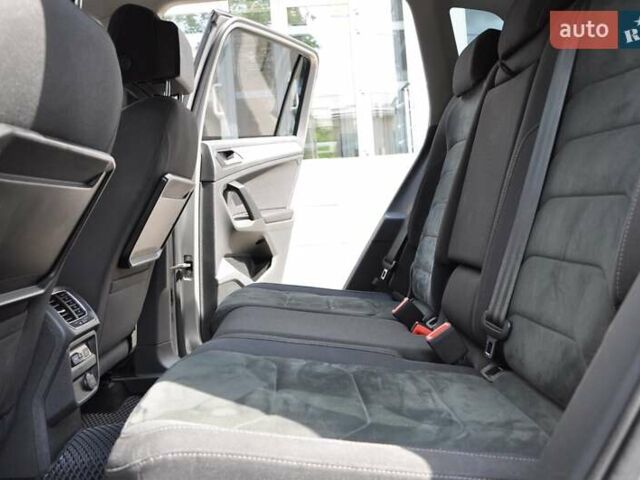 Сірий Фольксваген Тігуан, об'ємом двигуна 1.98 л та пробігом 174 тис. км за 20300 $, фото 16 на Automoto.ua