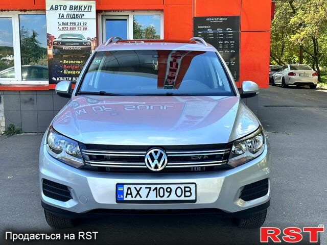 Сірий Фольксваген Тігуан, об'ємом двигуна 2 л та пробігом 190 тис. км за 13700 $, фото 1 на Automoto.ua