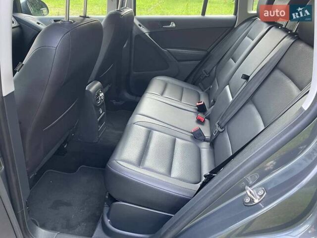 Сірий Фольксваген Тігуан, об'ємом двигуна 2 л та пробігом 133 тис. км за 13499 $, фото 20 на Automoto.ua