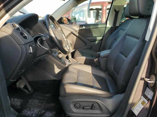 Сірий Фольксваген Тігуан, об'ємом двигуна 2 л та пробігом 147 тис. км за 2500 $, фото 6 на Automoto.ua