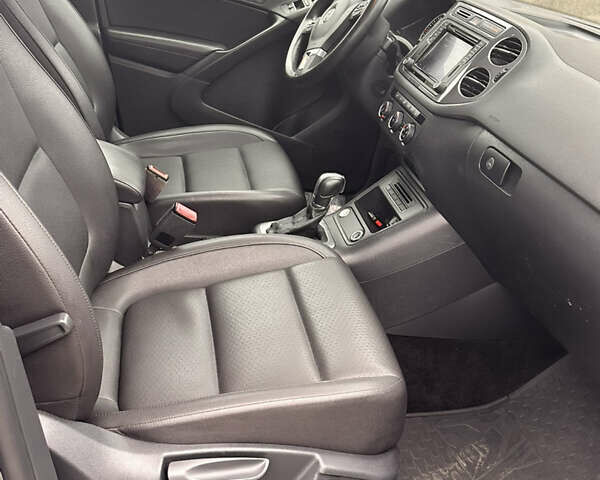 Сірий Фольксваген Тігуан, об'ємом двигуна 1.98 л та пробігом 196 тис. км за 12900 $, фото 14 на Automoto.ua