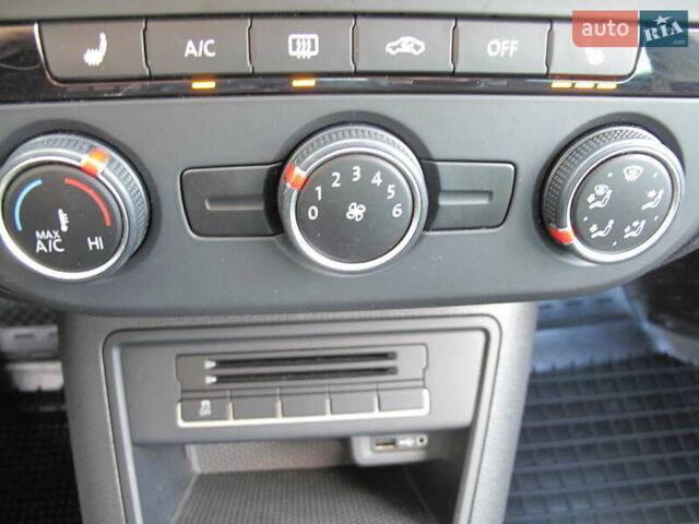 Серый Фольксваген Тигуан, объемом двигателя 2 л и пробегом 186 тыс. км за 14900 $, фото 95 на Automoto.ua