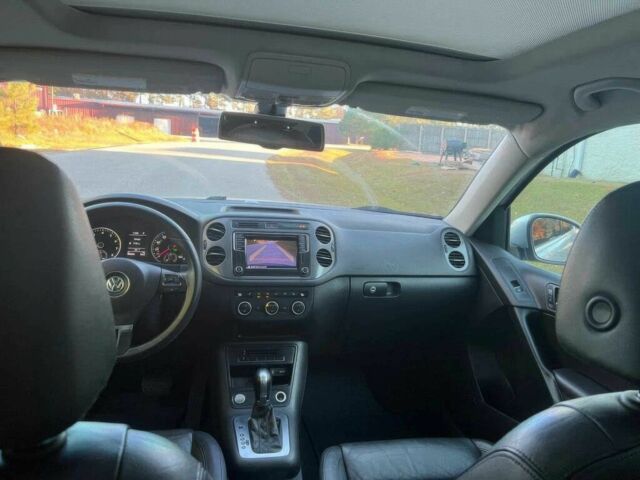 Серый Фольксваген Тигуан, объемом двигателя 2 л и пробегом 78 тыс. км за 4600 $, фото 9 на Automoto.ua