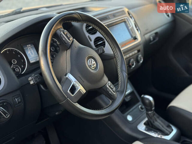 Серый Фольксваген Тигуан, объемом двигателя 2 л и пробегом 199 тыс. км за 12200 $, фото 10 на Automoto.ua