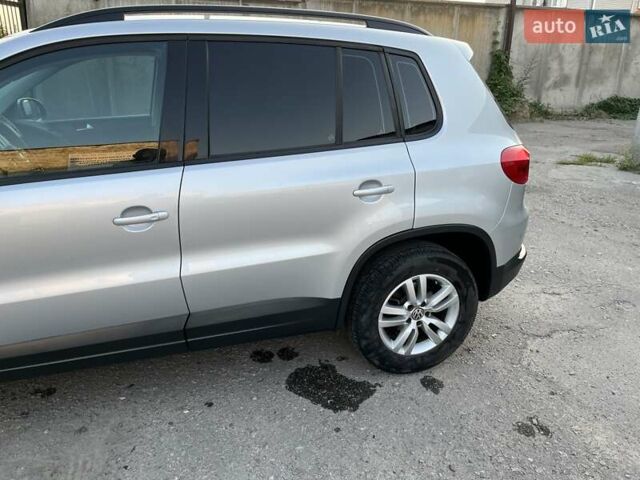 Сірий Фольксваген Тігуан, об'ємом двигуна 1.98 л та пробігом 145 тис. км за 12950 $, фото 5 на Automoto.ua