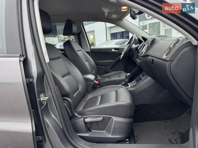 Серый Фольксваген Тигуан, объемом двигателя 2 л и пробегом 169 тыс. км за 12300 $, фото 35 на Automoto.ua