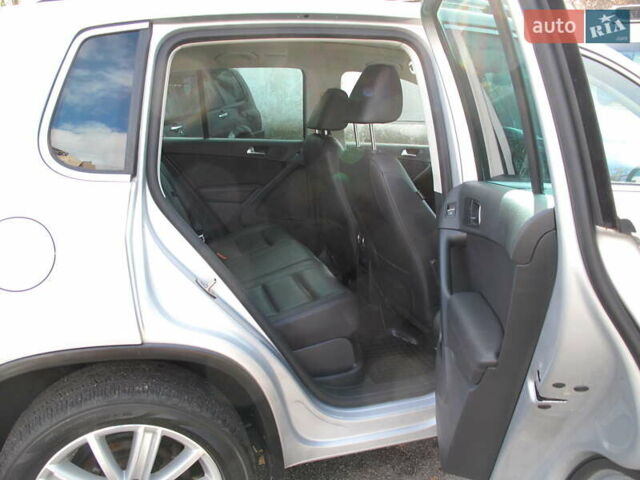 Серый Фольксваген Тигуан, объемом двигателя 2 л и пробегом 186 тыс. км за 14900 $, фото 65 на Automoto.ua