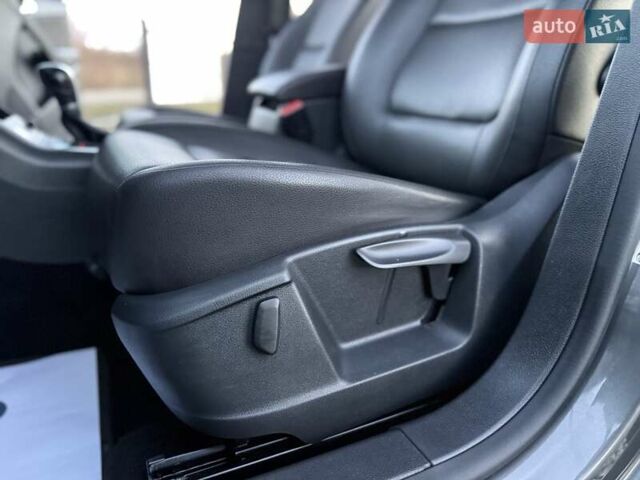 Серый Фольксваген Тигуан, объемом двигателя 2 л и пробегом 135 тыс. км за 11950 $, фото 61 на Automoto.ua