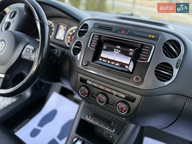 Серый Фольксваген Тигуан, объемом двигателя 2 л и пробегом 135 тыс. км за 11950 $, фото 69 на Automoto.ua