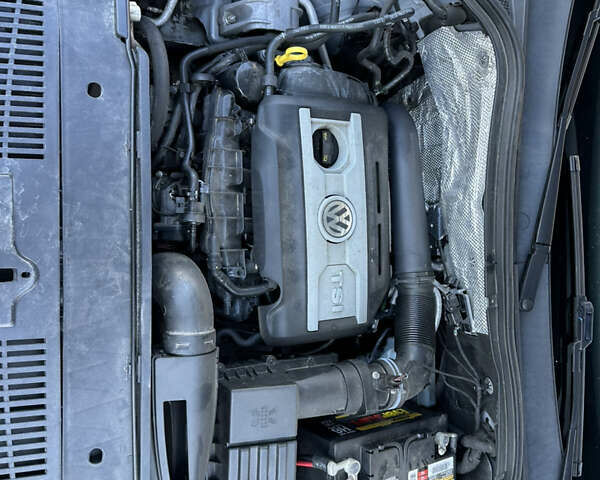 Сірий Фольксваген Тігуан, об'ємом двигуна 2 л та пробігом 99 тис. км за 15500 $, фото 42 на Automoto.ua