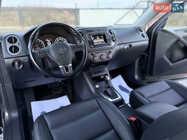 Серый Фольксваген Тигуан, объемом двигателя 2 л и пробегом 135 тыс. км за 11950 $, фото 63 на Automoto.ua