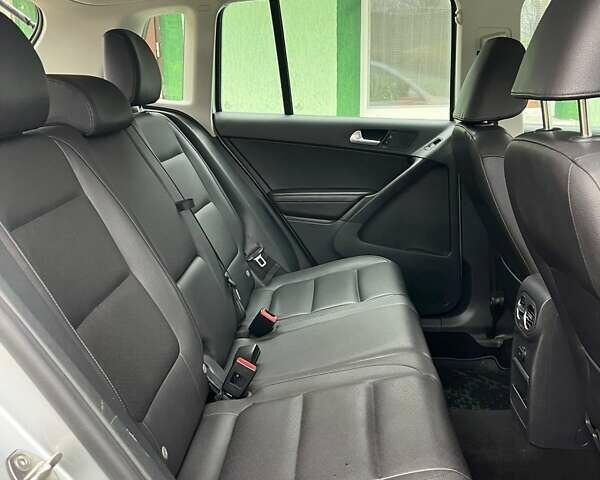 Сірий Фольксваген Тігуан, об'ємом двигуна 2 л та пробігом 204 тис. км за 13200 $, фото 3 на Automoto.ua