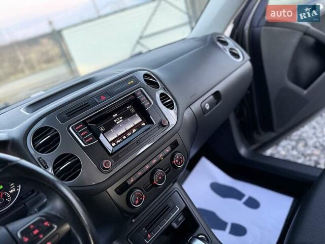 Серый Фольксваген Тигуан, объемом двигателя 2 л и пробегом 135 тыс. км за 11950 $, фото 53 на Automoto.ua