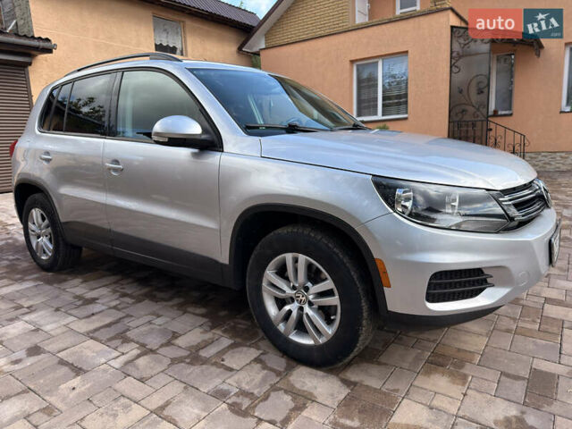 Серый Фольксваген Тигуан, объемом двигателя 1.98 л и пробегом 142 тыс. км за 12800 $, фото 2 на Automoto.ua