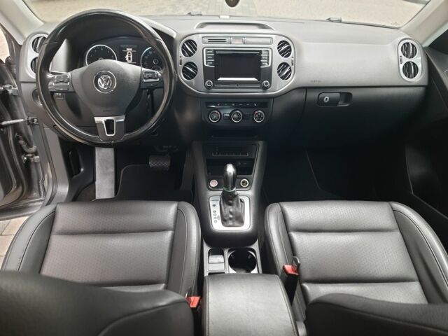 Сірий Фольксваген Тігуан, об'ємом двигуна 2 л та пробігом 193 тис. км за 12999 $, фото 7 на Automoto.ua