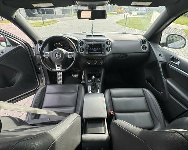 Сірий Фольксваген Тігуан, об'ємом двигуна 2 л та пробігом 175 тис. км за 12750 $, фото 56 на Automoto.ua