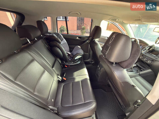 Серый Фольксваген Тигуан, объемом двигателя 1.98 л и пробегом 142 тыс. км за 12800 $, фото 16 на Automoto.ua