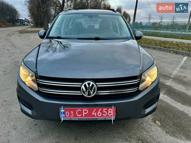 Сірий Фольксваген Тігуан, об'ємом двигуна 2 л та пробігом 150 тис. км за 12300 $, фото 4 на Automoto.ua