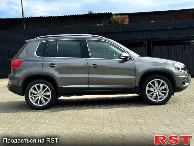 Серый Фольксваген Тигуан, объемом двигателя 2 л и пробегом 160 тыс. км за 13500 $, фото 3 на Automoto.ua