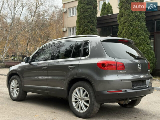 Сірий Фольксваген Тігуан, об'ємом двигуна 1.99 л та пробігом 51 тис. км за 17500 $, фото 3 на Automoto.ua