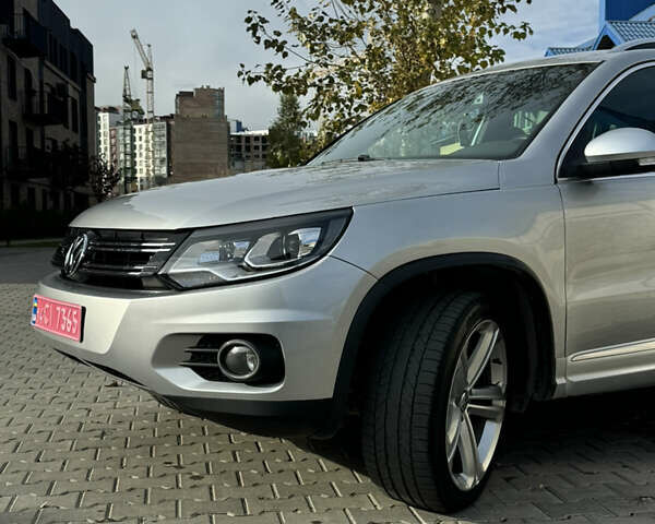 Сірий Фольксваген Тігуан, об'ємом двигуна 2 л та пробігом 175 тис. км за 12750 $, фото 3 на Automoto.ua